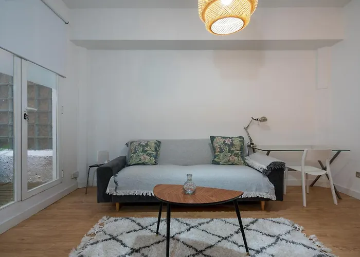 アパート Aguirre By People